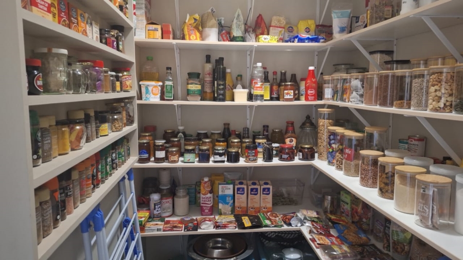 4 Bedroom Property for Sale in Stilbaai Wes Western Cape